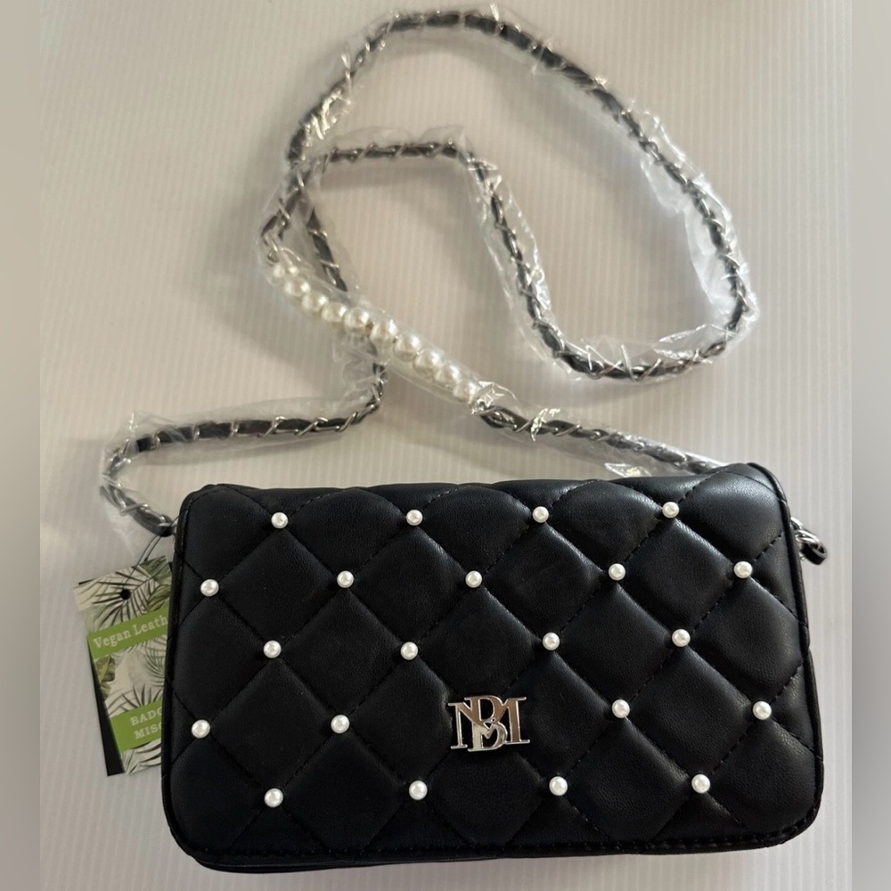 NWT Badgley Mischka Black Diamond Quilted Crossbody Bag with Pearls